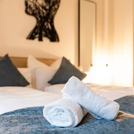 Salus Living - Loft-infrarotsauna-ruhiger Innenhof-innenstadt - Bright Collection *